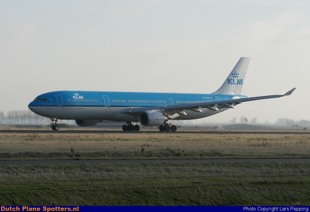 PH-AKD Airbus A330-300 KLM Royal Dutch Airlines by Lars Pepping