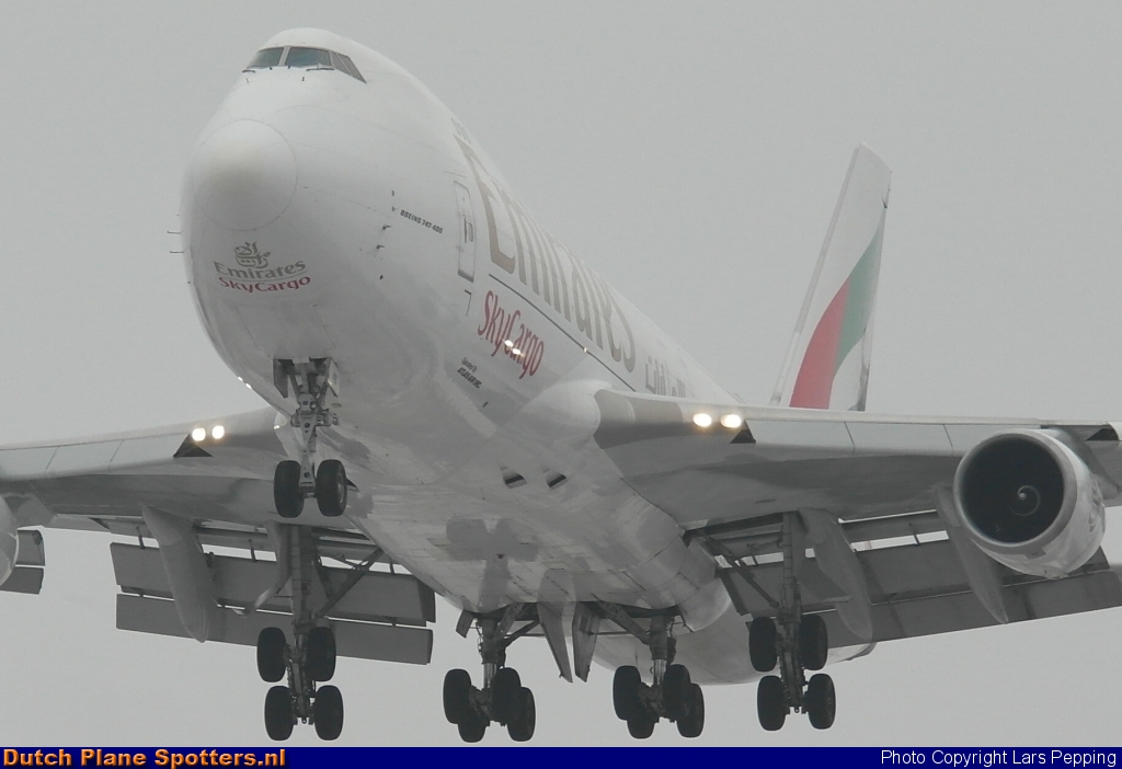 N415MC Boeing 747-400 Emirates Sky Cargo by Lars Pepping