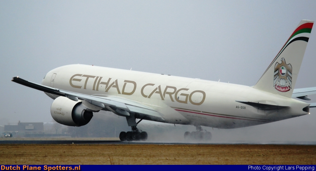 A6-DDB Boeing 777-F Etihad Cargo by Lars Pepping