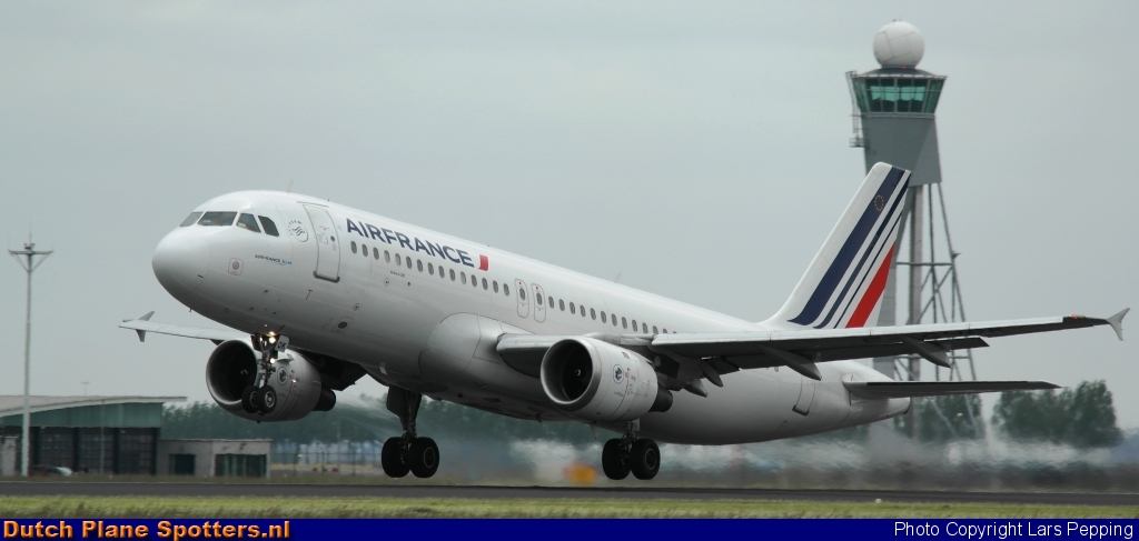 F-GHQK Airbus A320 Air France by Lars Pepping