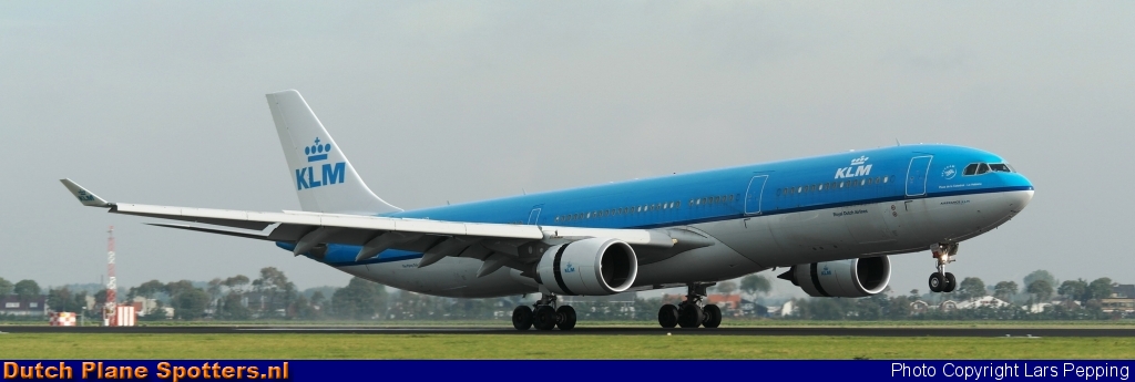PH-AKD Airbus A330-300 KLM Royal Dutch Airlines by Lars Pepping