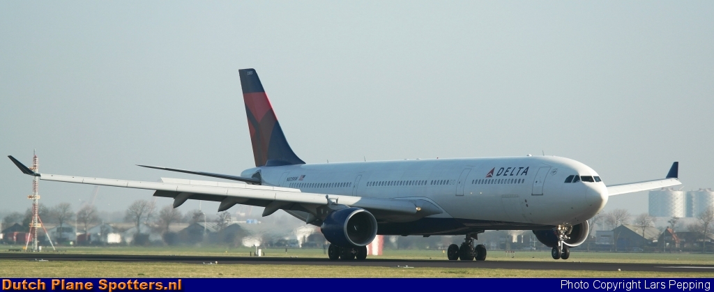 N805NW Airbus A330-300 Delta Airlines by Lars Pepping