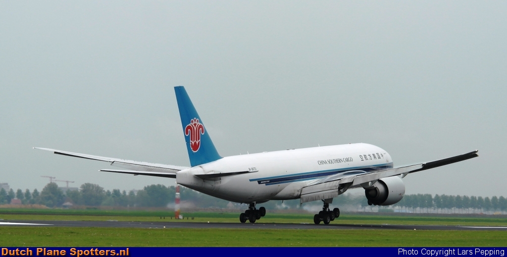 B-2073 Boeing 777-F China Southern Cargo by Lars Pepping