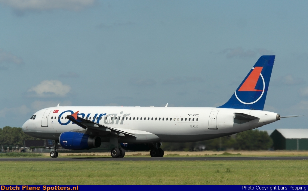 TC-OBL Airbus A320 Onur Air by Lars Pepping
