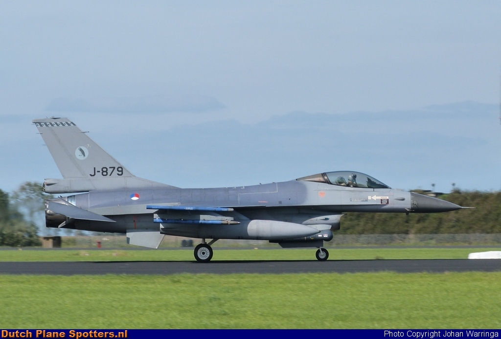 J-879 General Dynamics F-16 Fighting Falcon MIL - Dutch Royal Air Force by Johan Warringa