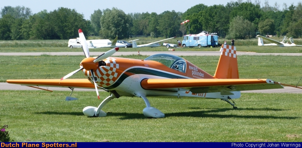 D-EXIR Extra 300 Private by Johan Warringa