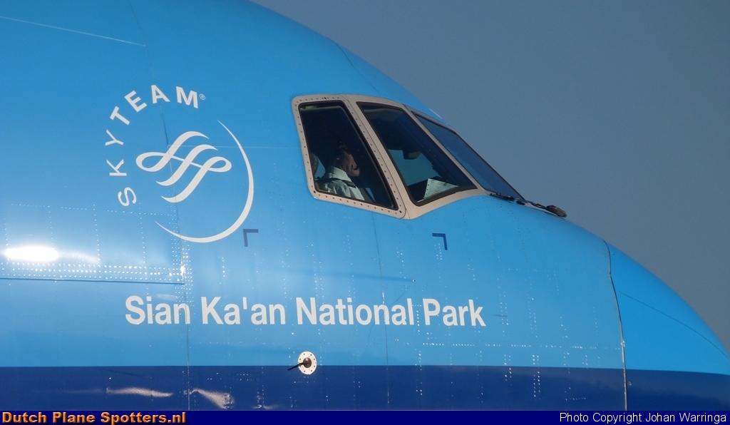 PH-BVC Boeing 777-300 KLM Asia by Johan Warringa