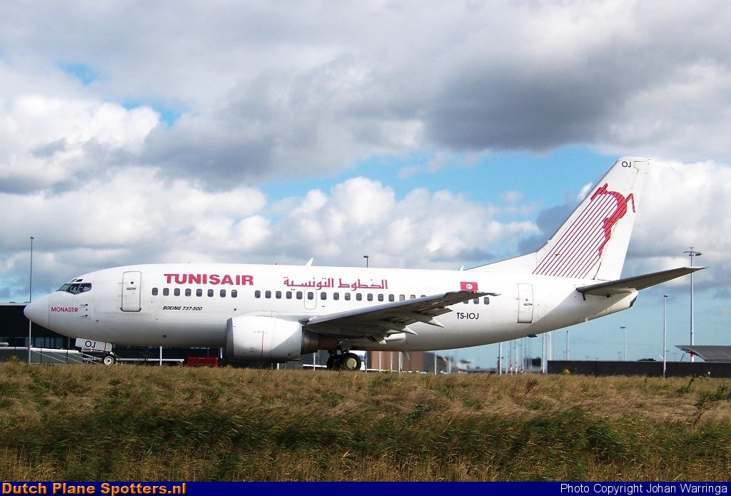 TS-IOJ Boeing 737-500 Tunisair by Johan Warringa