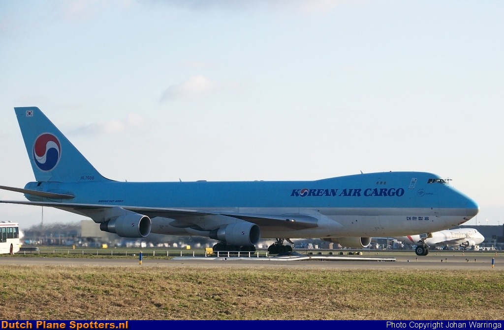 HL7600 Boeing 747-400 Korean Air Cargo by Johan Warringa