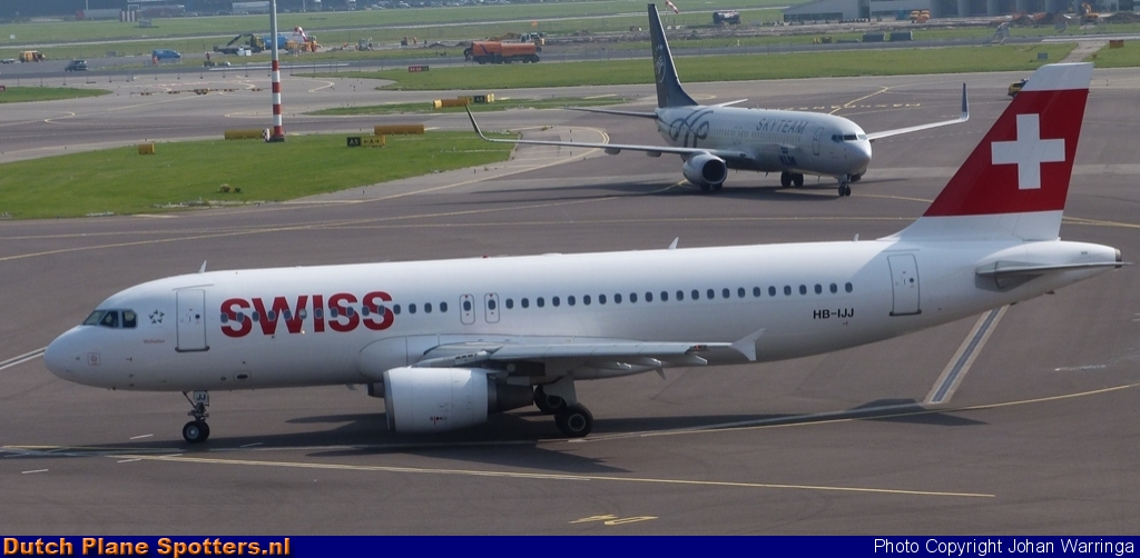 HB-IJJ Airbus A320 Swiss International Air Lines by Johan Warringa