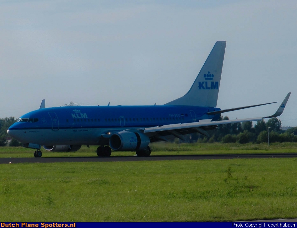 PH-BGU Boeing 737-700 KLM Royal Dutch Airlines by Robert hubach