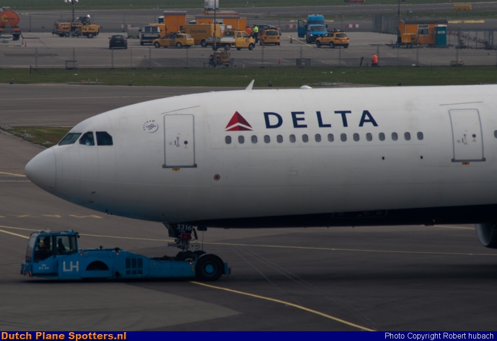 N816NW Airbus A330-300 Delta Airlines by Robert hubach