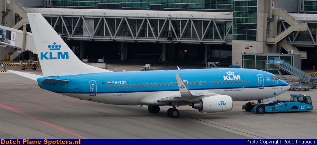 PH-BGF Boeing 737-700 KLM Royal Dutch Airlines by Robert hubach