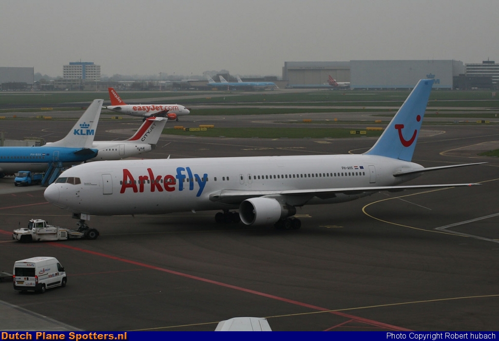 PH-AHX Boeing 767-300 ArkeFly by Robert hubach