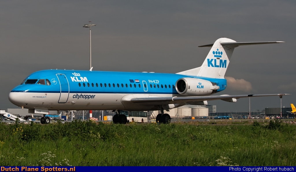 PH-KZP Fokker 70 KLM Cityhopper by Robert hubach