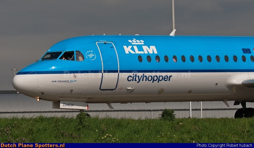 PH-KZU Fokker 70 KLM Cityhopper by Robert hubach