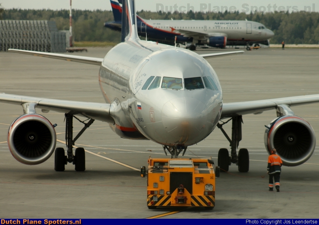 VQ-BAZ Airbus A320 Aeroflot - Russian Airlines by Jos Leendertse