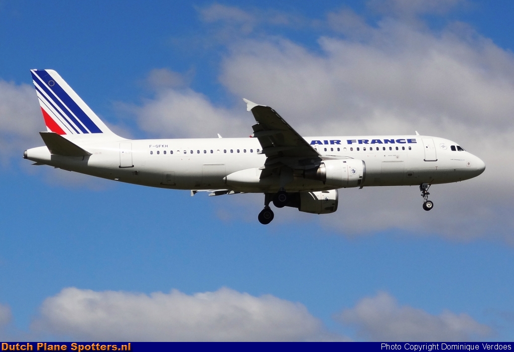 F-GFKH Airbus A320 Air France by Dominique Verdoes