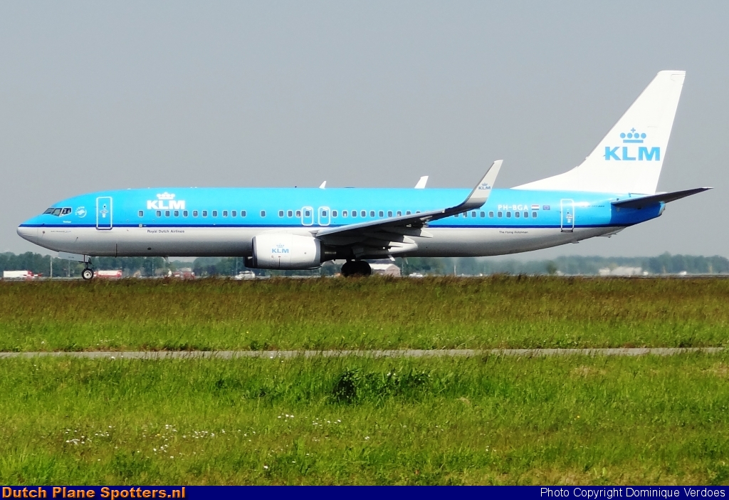 PH-BGA Boeing 737-800 KLM Royal Dutch Airlines by Dominique Verdoes
