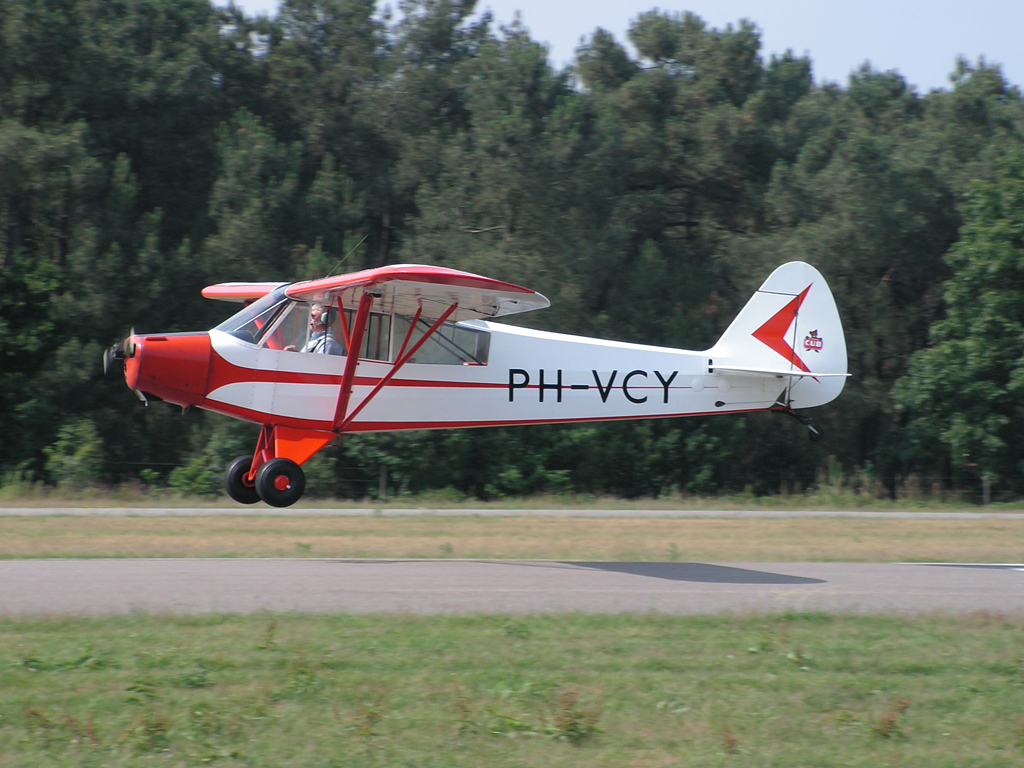 PH-VCY Piper J-3 Cub Vliegend Museum Seppe by Jasper Grootenboer