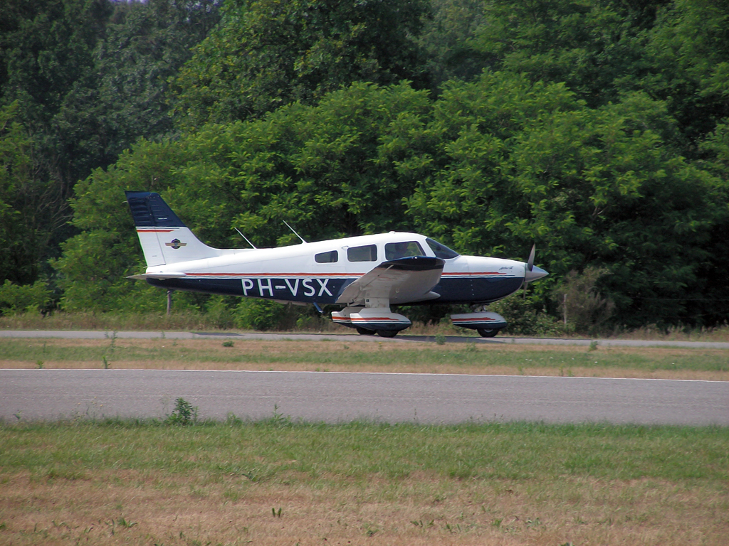 PH-VSX Piper PA-28 Cherokee Private by Jasper Grootenboer