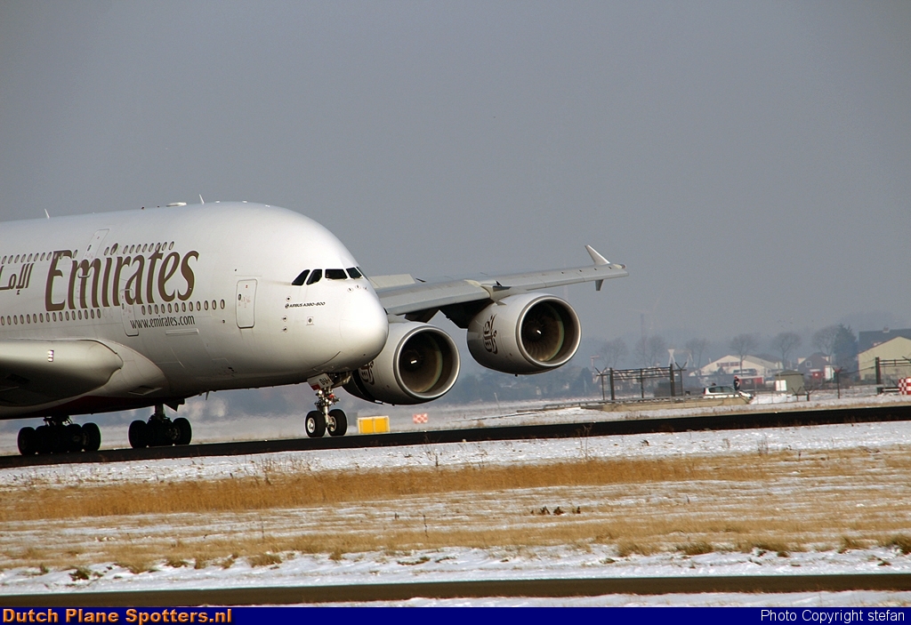 A6-EDU Airbus A380-800 Emirates by stefan