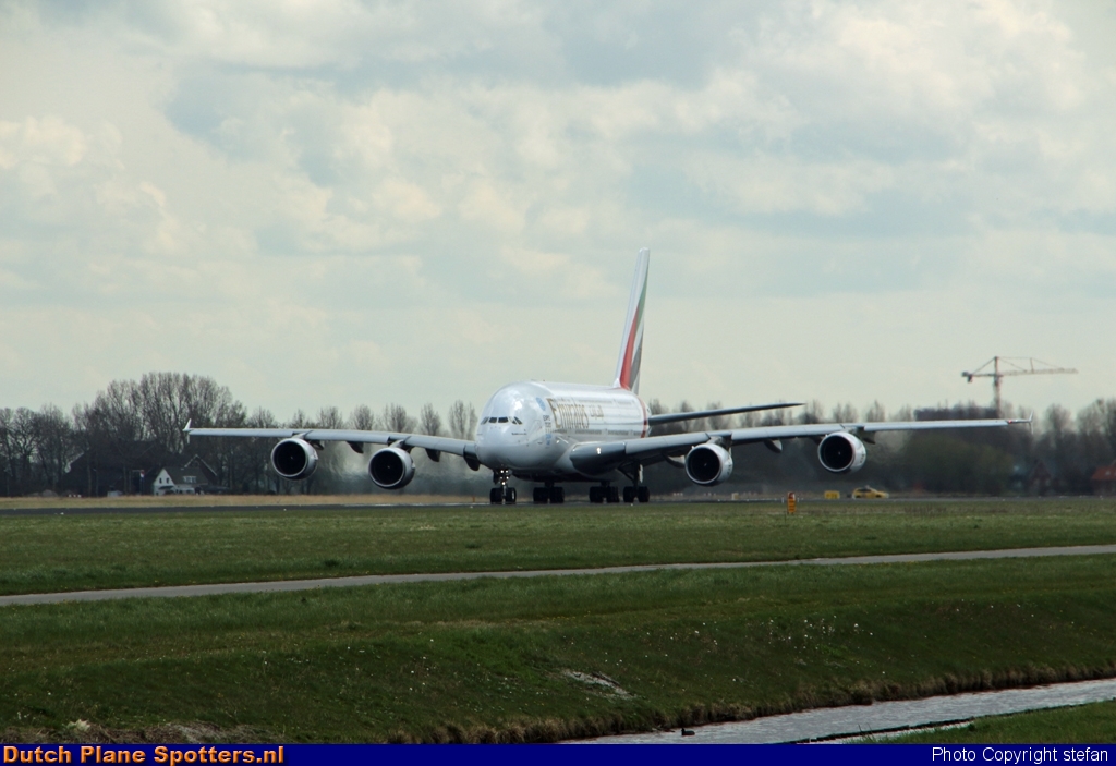 A6-EEA Airbus A380-800 Emirates by stefan