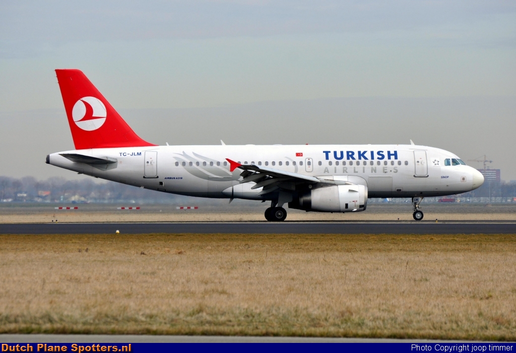 TC-JLM Airbus A319 Turkish Airlines by joop timmer