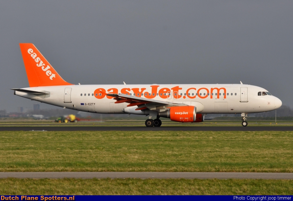 G-EZTY Airbus A320 easyJet by joop timmer