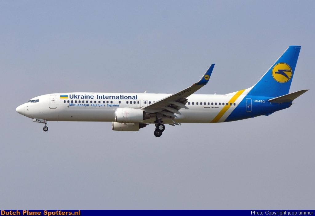 UR-PSG Boeing 737-800 Ukraine International Airlines by joop timmer