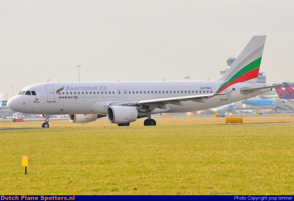 LZ-FBC Airbus A320 Bulgaria Air by joop timmer