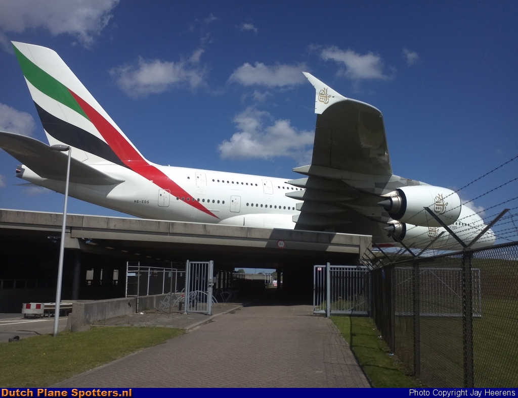A6-EDS Airbus A380-800 Emirates by Jay Heerens