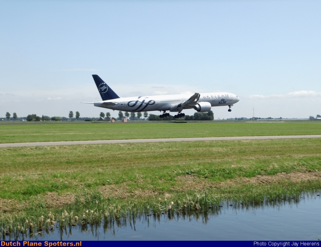 PH-BVD Boeing 777-300 KLM Royal Dutch Airlines by Jay Heerens