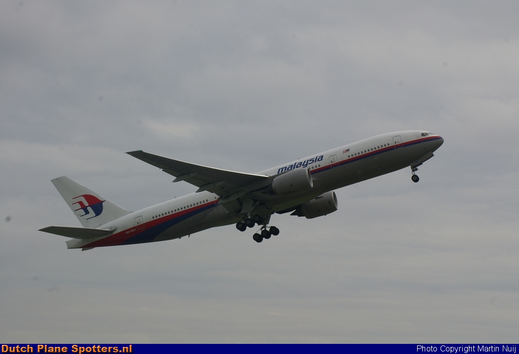 9M-MRC Boeing 777-200 Malaysia Airlines by Martin Nuij