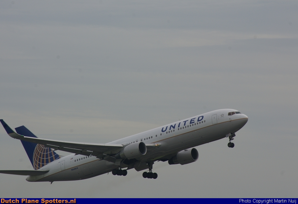 N568UA Boeing 757-200 United Airlines by Martin Nuij