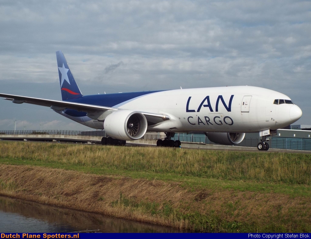 N774LA Boeing 777-F LAN Cargo by Stefan Blok