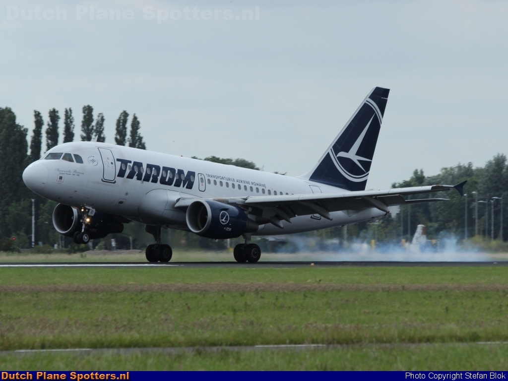 YR-ASD Airbus A318 TAROM by Stefan Blok