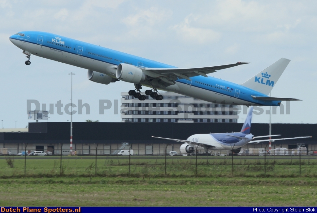 PH-BVK Boeing 777-300 KLM Royal Dutch Airlines by Stefan Blok