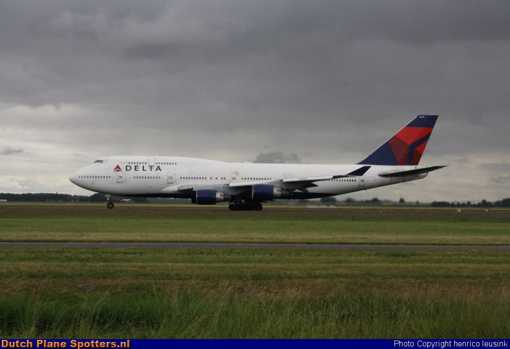 N670US Boeing 747-400 Delta Airlines by Rick Schönhage
