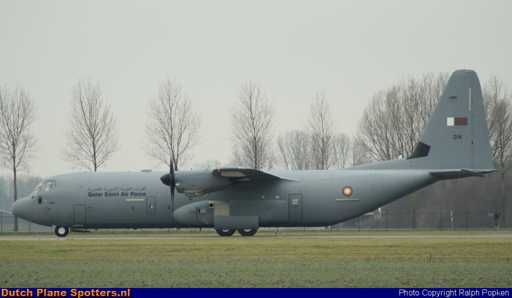 214 / MAK Lockheed C-130 Hercules MIL - Qatar Air Force by Ralph Popken