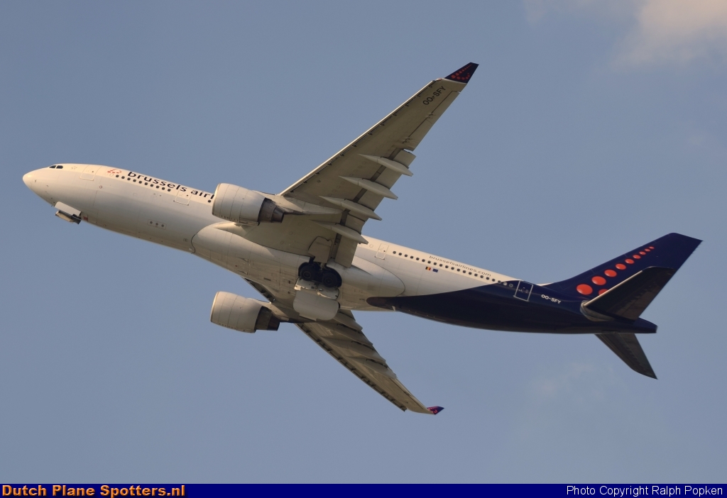 OO-SFY Airbus A330-200 Brussels Airlines by Ralph Popken