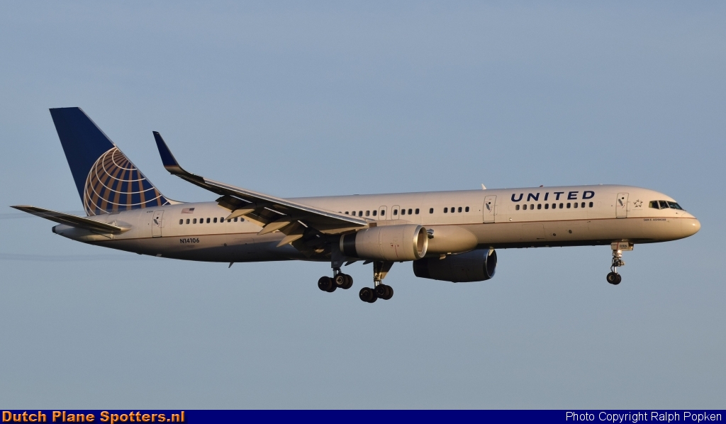N14106 Boeing 757-200 United Airlines by Ralph Popken