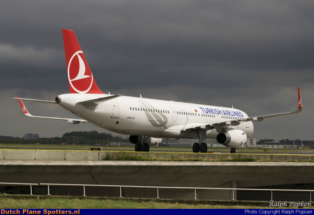 TC-JSP Airbus A321 Turkish Airlines by Ralph Popken
