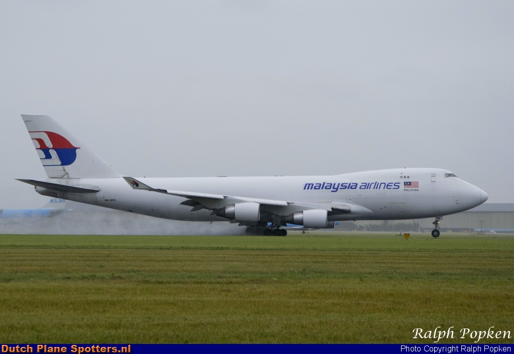 9M-MPR Boeing 747-400 MASkargo by Ralph Popken