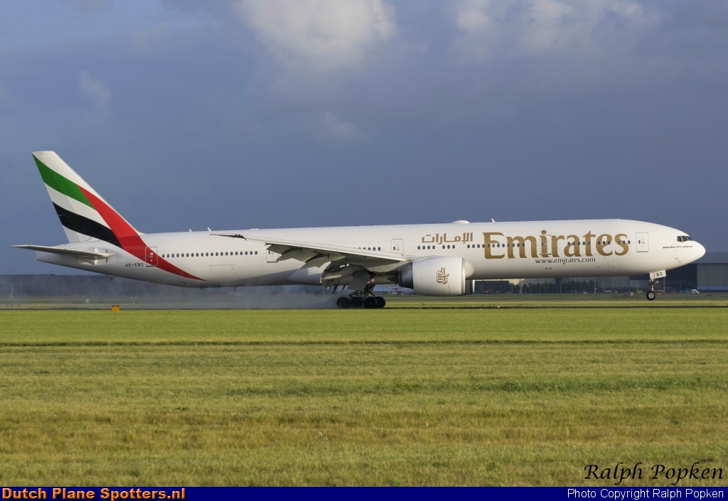 A6-EBO Boeing 777-300 Emirates by Ralph Popken