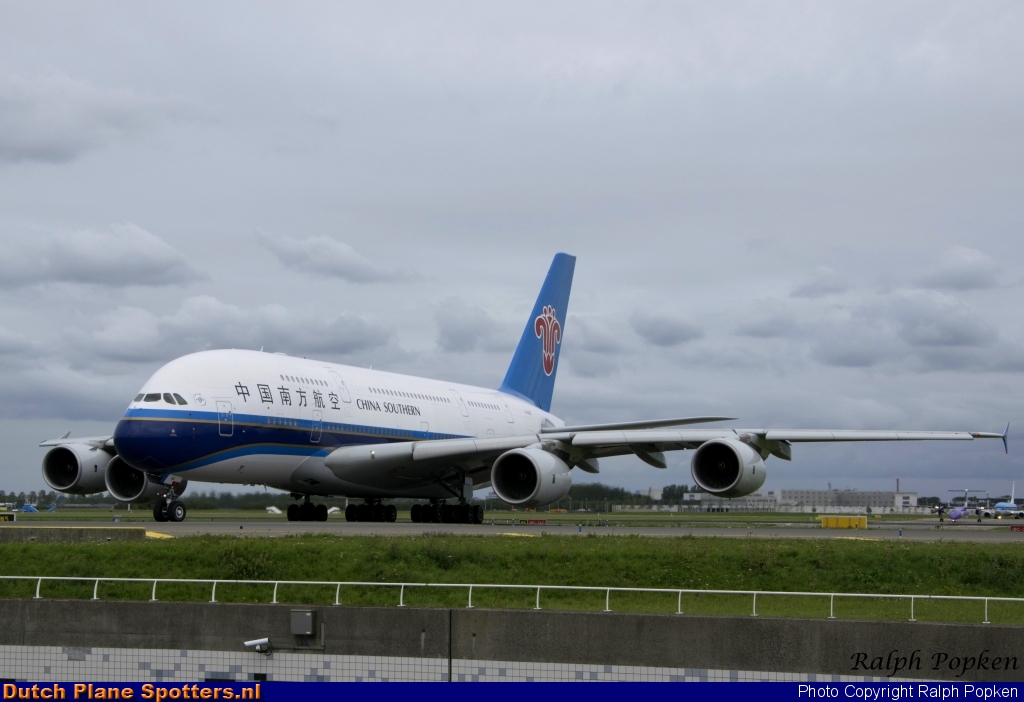 B-6140 Airbus A380-800 China Southern by Ralph Popken
