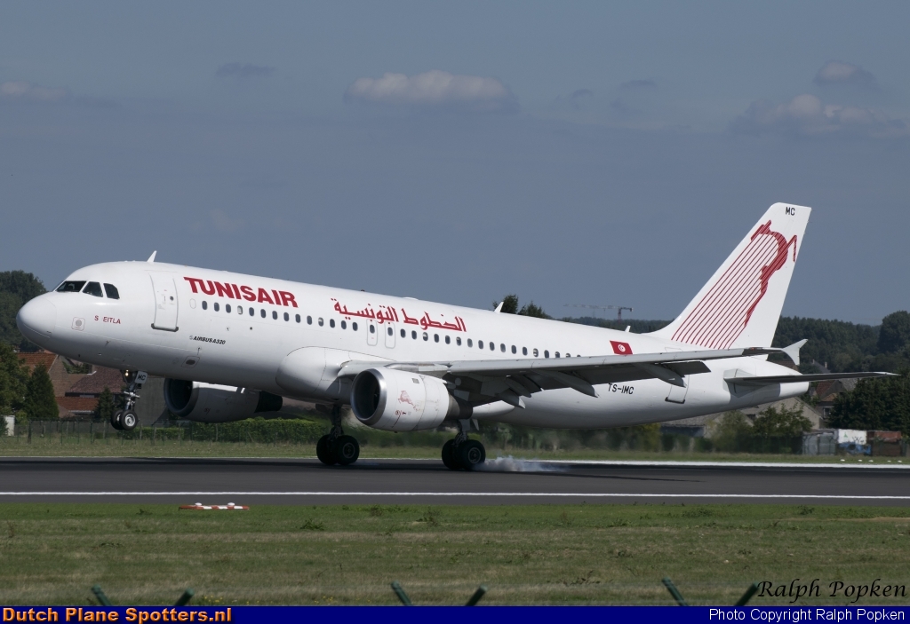 TS-IMC Airbus A320 Tunisair by Ralph Popken