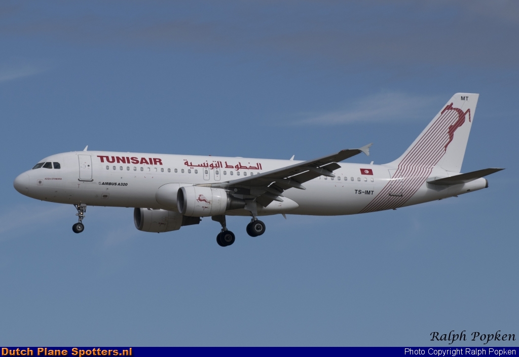 TS-IMT Airbus A320 Tunisair by Ralph Popken