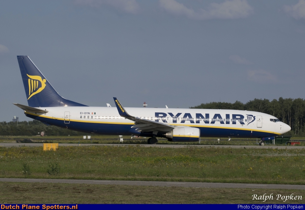 EI-DYN Boeing 737-800 Ryanair by Ralph Popken