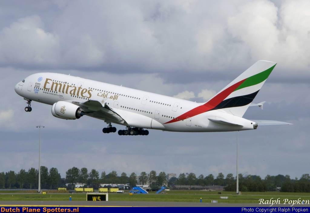 A6-EOJ Airbus A380-800 Emirates by Ralph Popken
